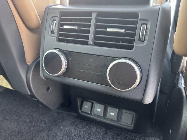 2023 Land Rover Discovery P360 Metropolitan Edition