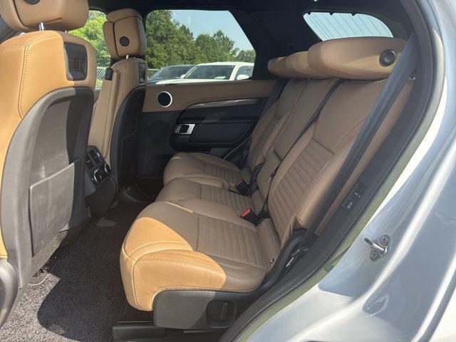2023 Land Rover Discovery P360 Metropolitan Edition
