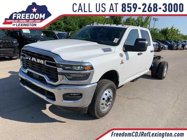 2025 RAM Ram 3500 Chassis Cab RAM 3500 TRADESMAN CREW CAB CHASSIS 4X4 60 CA