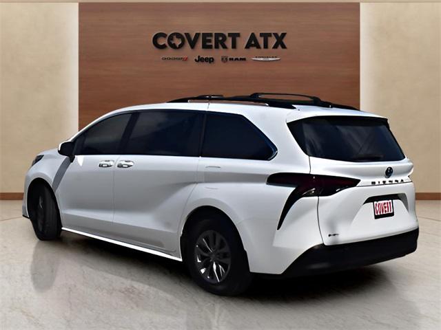 2025 Toyota Sienna LE