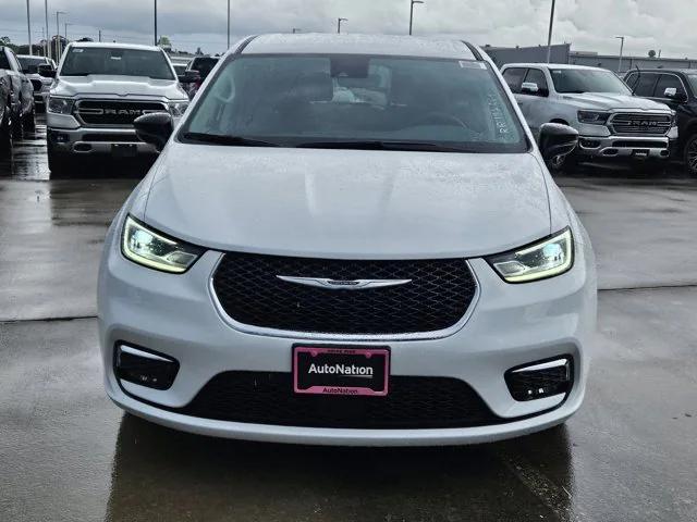 2024 Chrysler Pacifica PACIFICA TOURING L