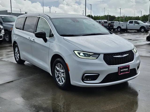 2024 Chrysler Pacifica PACIFICA TOURING L
