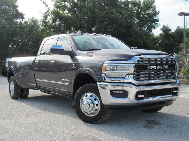 2022 RAM 3500 Limited Crew Cab 4x4 8 Box