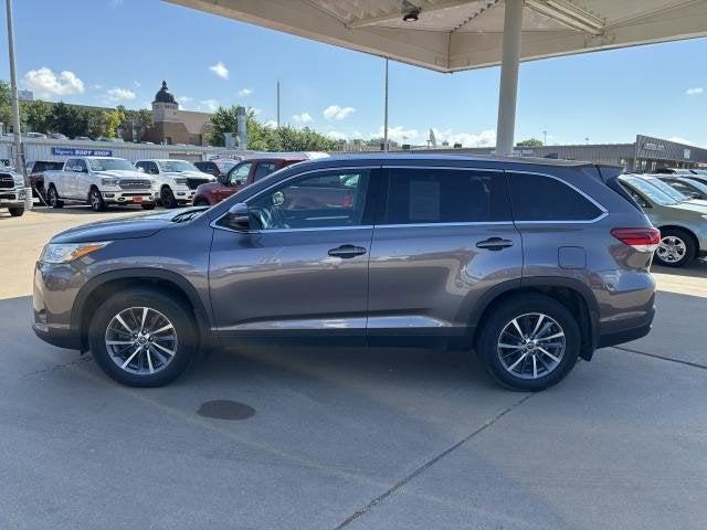 2019 Toyota Highlander SE 2019 Toyota Highlander SE