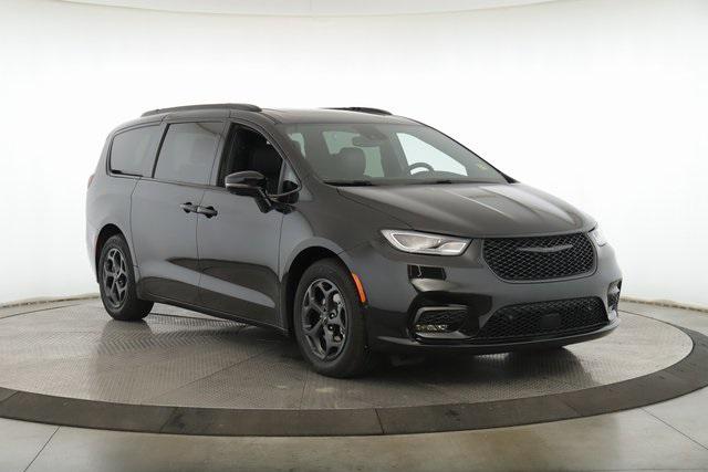 2025 Chrysler Pacifica Hybrid Premiuim S Appearance Package