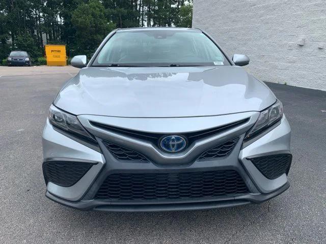 2021 Toyota Camry SE Hybrid