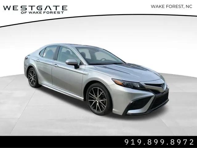 2021 Toyota Camry SE Hybrid