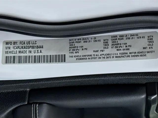 2023 Jeep Grand Cherokee L Laredo 4x4