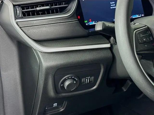 2023 Jeep Grand Cherokee L Laredo 4x4