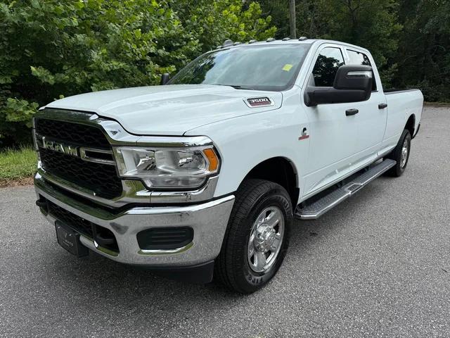 2024 RAM 3500 Tradesman Crew Cab 4x4 8 Box