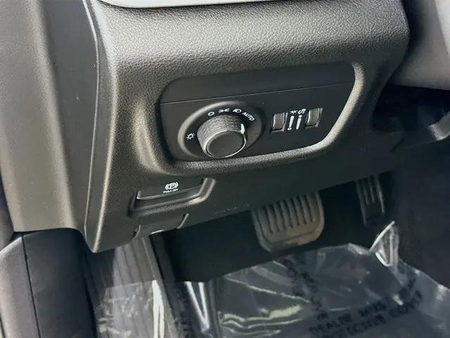 2025 Jeep Grand Cherokee L Laredo X 4x4