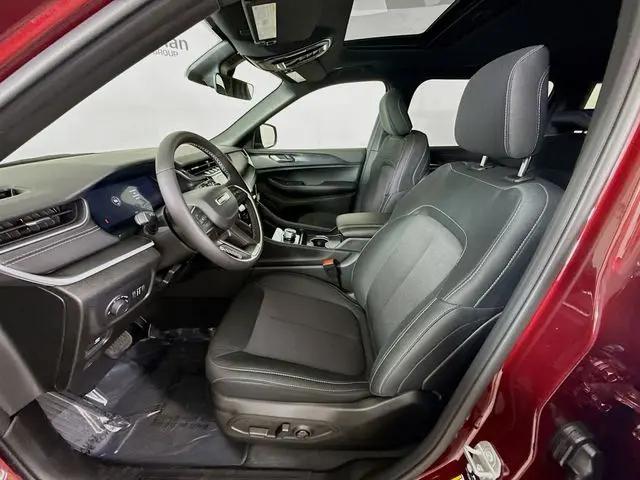 2025 Jeep Grand Cherokee L Laredo X 4x4