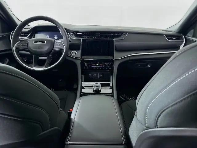 2025 Jeep Grand Cherokee L Laredo X 4x4