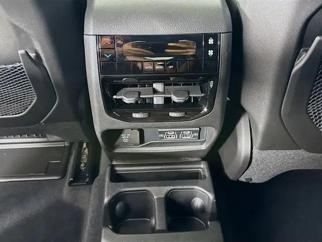 2025 Jeep Grand Cherokee L Laredo X 4x4