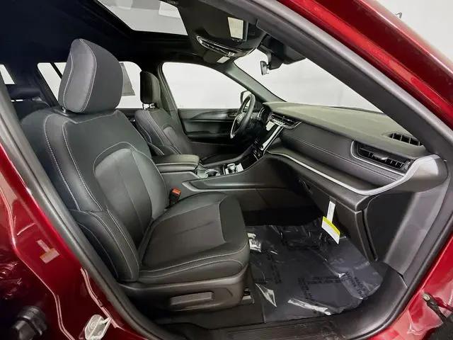 2025 Jeep Grand Cherokee L Laredo X 4x4
