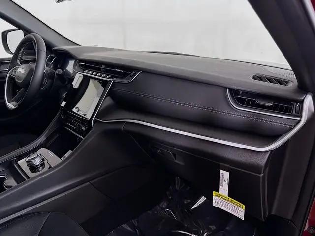 2025 Jeep Grand Cherokee L Laredo X 4x4