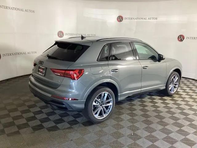 2025 Audi Q3 Premium 45 TFSI S line quattro Tiptronic