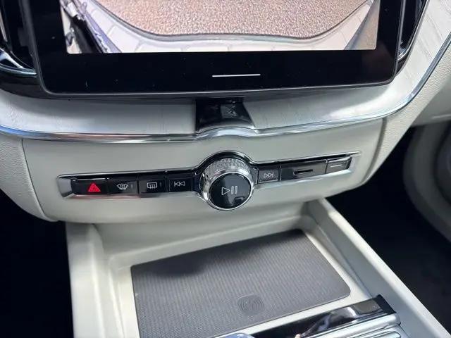 2026 Volvo XC60 Plug-In Hybrid Ultra, T8 AWD Electric/Gasoline, Dark