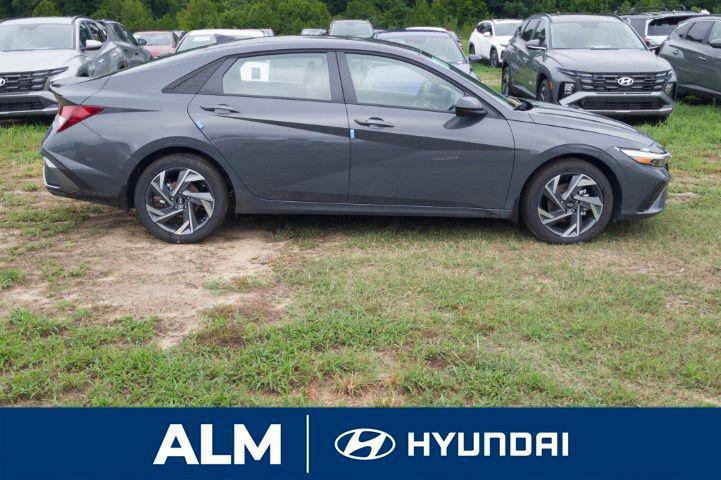 2025 Hyundai Elantra SEL Sport photo 4