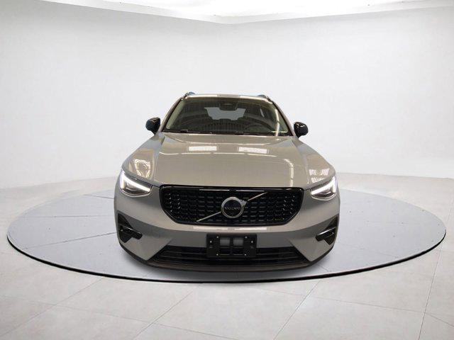 2026 Volvo XC40 B5 Ultra