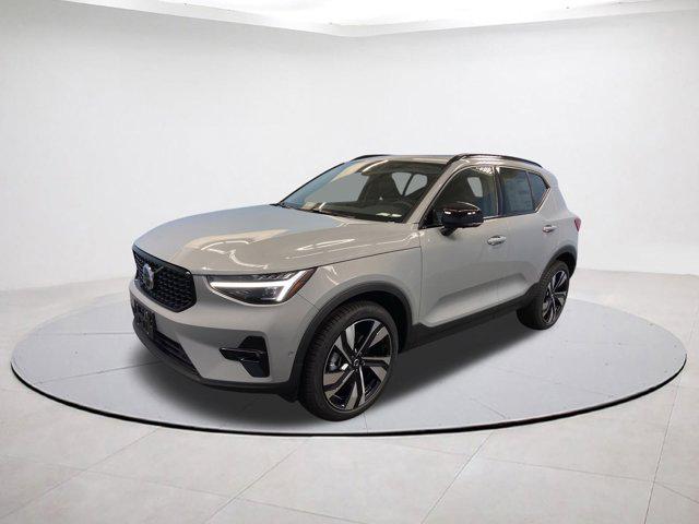 2026 Volvo XC40 B5 Ultra