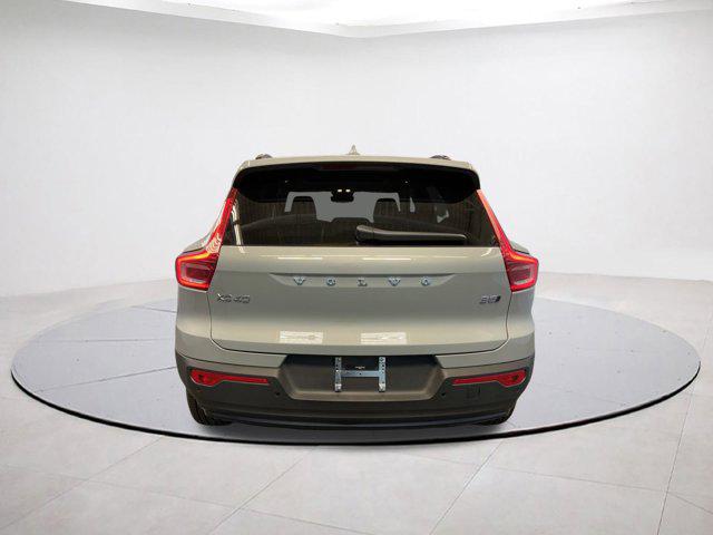 2026 Volvo XC40 B5 Ultra