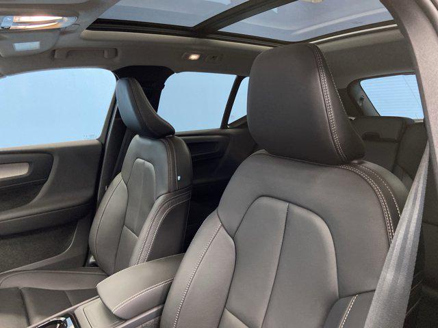 2026 Volvo XC40 B5 Ultra