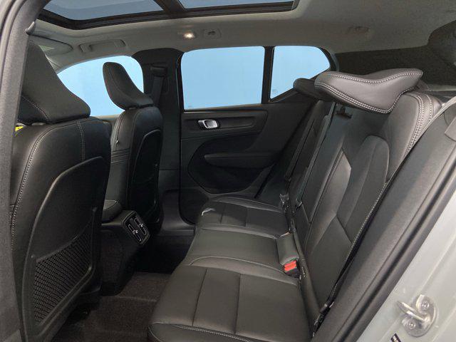 2026 Volvo XC40 B5 Ultra