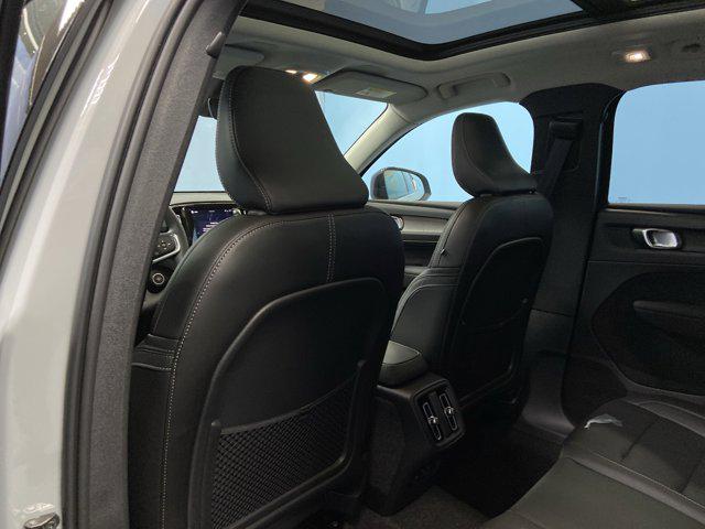 2026 Volvo XC40 B5 Ultra