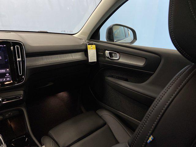 2026 Volvo XC40 B5 Ultra