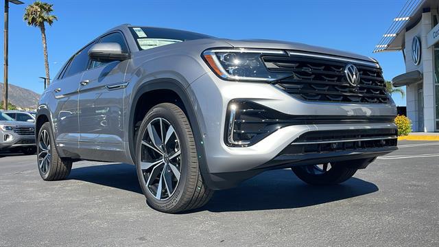 2025 Volkswagen Atlas Cross Sport 2.0T SEL Premium R-Line