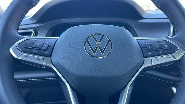 2025 Volkswagen Atlas Cross Sport 2.0T SEL Premium R-Line