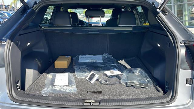 2025 Volkswagen Atlas Cross Sport 2.0T SEL Premium R-Line
