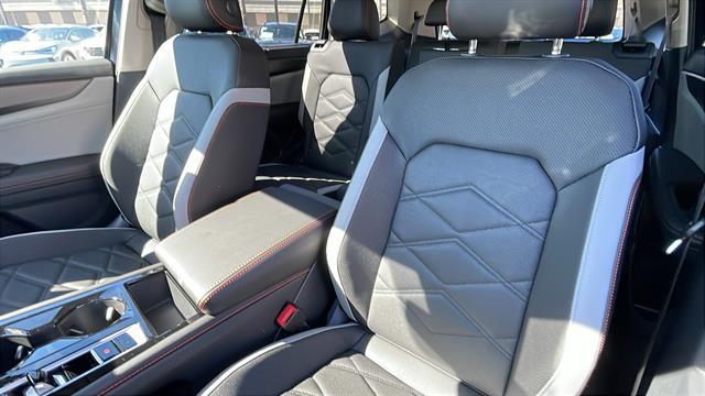 2025 Volkswagen Atlas 2.0T Peak Edition