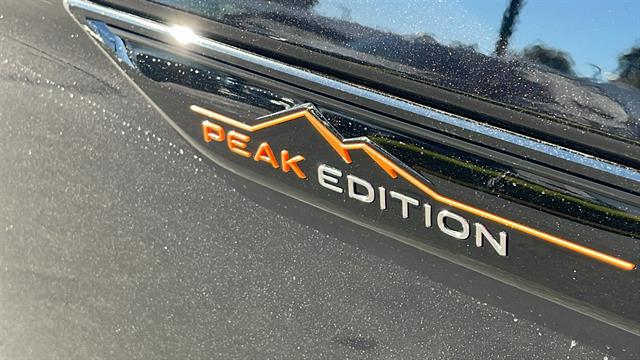 2025 Volkswagen Atlas 2.0T Peak Edition