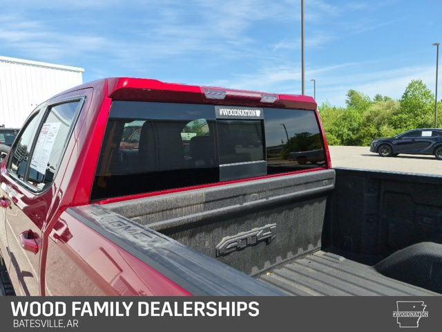 2022 GMC Sierra 1500 Limited 4WD Crew Cab Short Box AT4