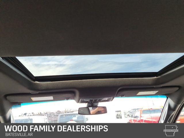 2022 GMC Sierra 1500 Limited 4WD Crew Cab Short Box AT4