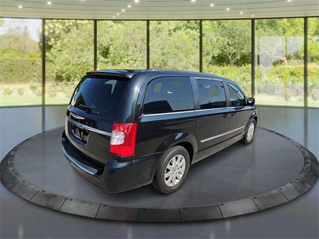 2016 Chrysler Town and Country Touring