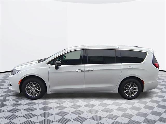 2026 Chrysler Voyager VOYAGER LX