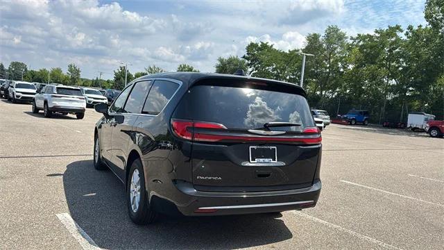 2026 Chrysler Pacifica Select 2026 Chrysler Pacifica Select