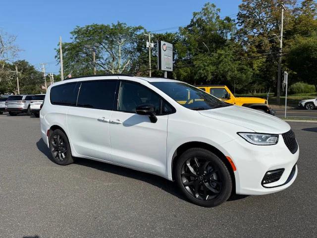 2026 Chrysler Pacifica PACIFICA LIMITED AWD
