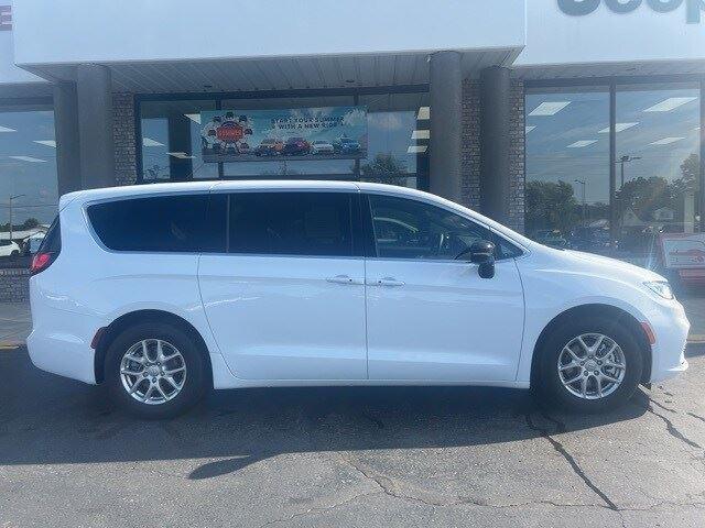 2026 Chrysler Pacifica PACIFICA SELECT