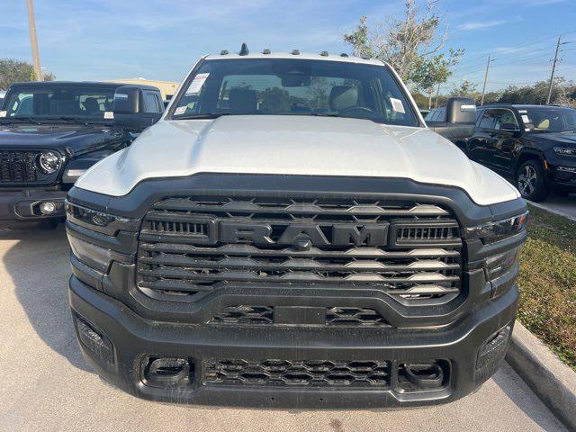 2026 RAM Ram 3500 Chassis Cab RAM 3500 TRADESMAN CHASSIS REGULAR CAB 4X4 84 CA 2026 RAM Ram 3500 Chassis Cab RAM 3500 TRADESMAN CHASSIS REGULAR CAB 4X4 84 CA