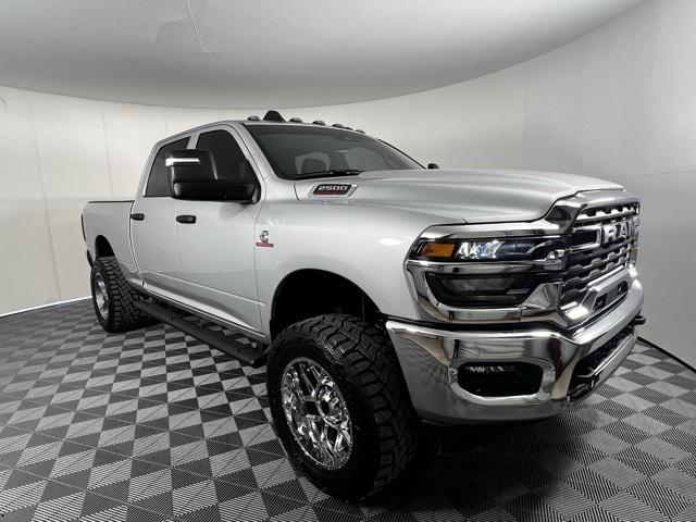 2026 RAM Ram 2500 RAM 2500 TRADESMAN CREW CAB 4X4 64 BOX