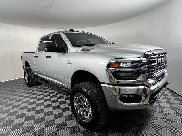 2026 RAM Ram 2500 RAM 2500 TRADESMAN CREW CAB 4X4 64 BOX 2026 RAM Ram 2500 RAM 2500 TRADESMAN CREW CAB 4X4 64 BOX