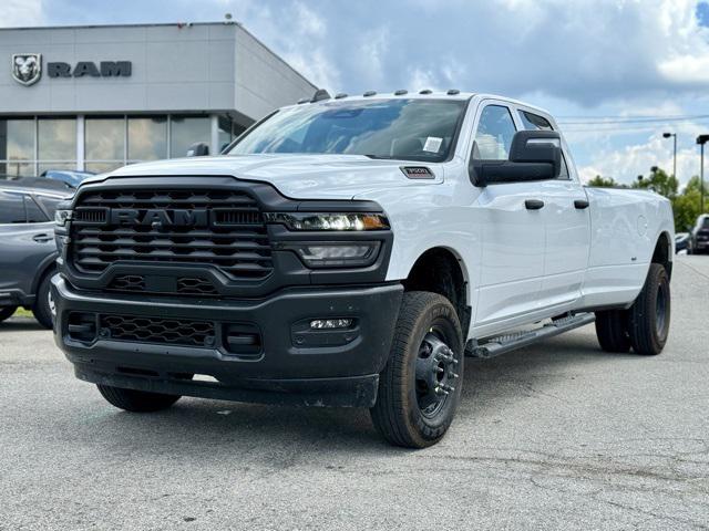 2026 RAM Ram 3500 RAM 3500 TRADESMAN CREW CAB 4X4 8 BOX
