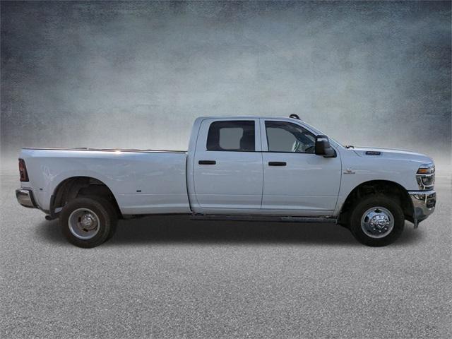 2026 RAM Ram 3500 RAM 3500 TRADESMAN CREW CAB 4X4 8 BOX