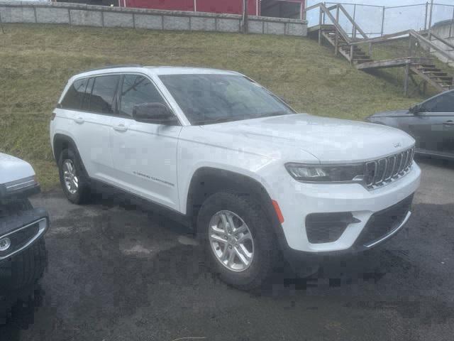 2024 Jeep Grand Cherokee Laredo 4x4