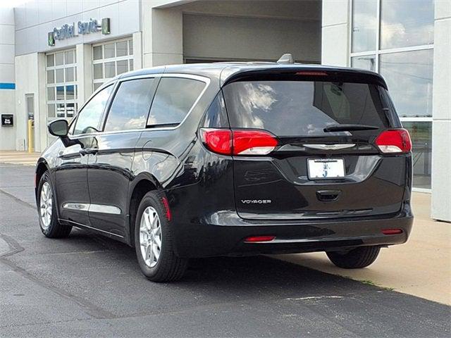 2022 Chrysler Voyager LX