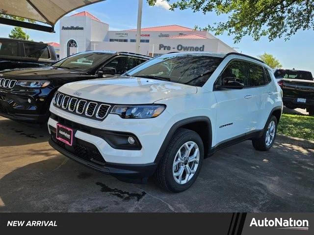 2025 Jeep Compass COMPASS LATITUDE 4X4